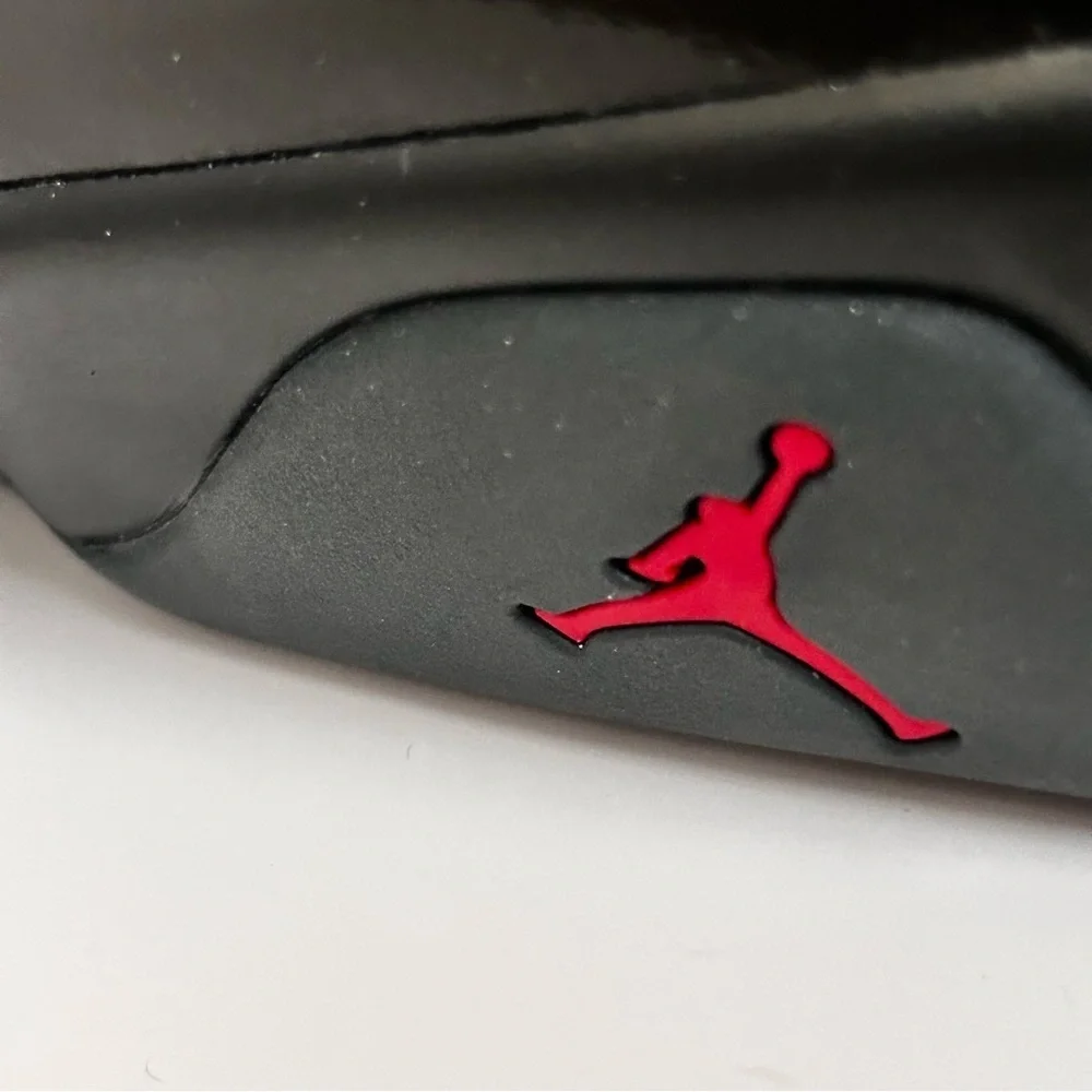Air Jordan 9 Retro ‘Bred’ Sneakers